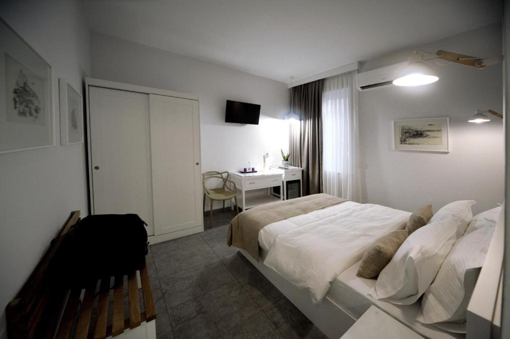 Konak Rooms L Skanderbeg Square ติรานา ภายนอก รูปภาพ