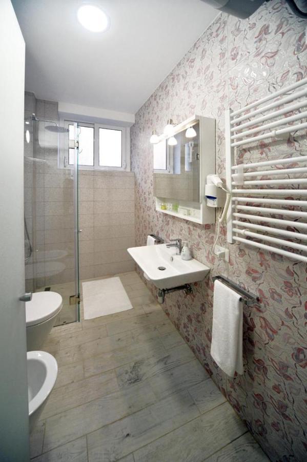 Konak Rooms L Skanderbeg Square ติรานา ภายนอก รูปภาพ