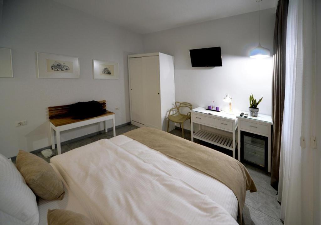 Konak Rooms L Skanderbeg Square ติรานา ภายนอก รูปภาพ